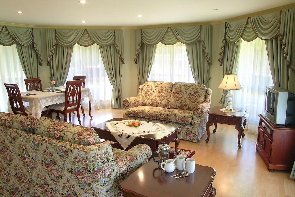 ناراركورت Carolynnes Cottages الغرفة الصورة